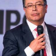Petro ordenó expulsar a todos los diplomáticos argentinos de Colombia