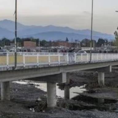 Salta entre dos ríos