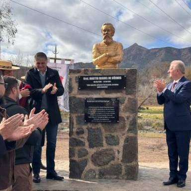 Inauguraron un busto del General Güemes en Cosquín