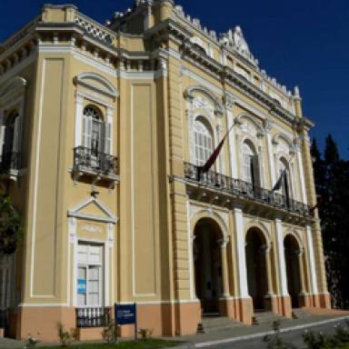 Entregan diplomas a legisladores electos