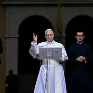 El papa León XIV apuntó contra las guerras