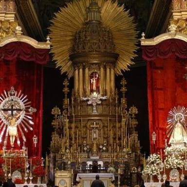Entronizan las imágenes del Señor y Virgen del Milagro