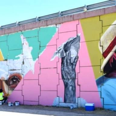 Avanza la renovación de los murales en la Rotonda del Peregrino
