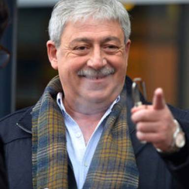 Buzzi: el plan de Milei es para timberos financieros 