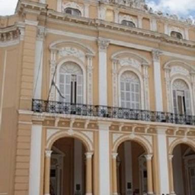 Media sanción a la reforma del Código Procesal Penal