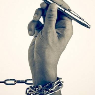 La censura previa, tan típica de los autoritarismos espurios
