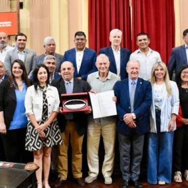 Reconocimiento a la trayectoria de Ricardo Alonso