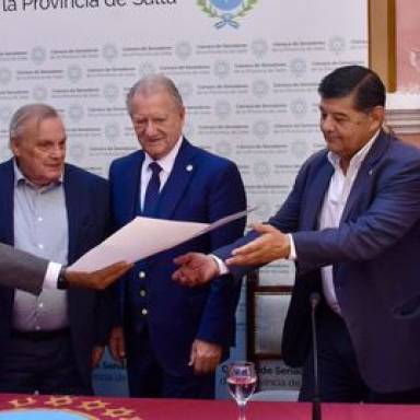 Reconocimiento a Roberto Ternán en el Senado de Salta