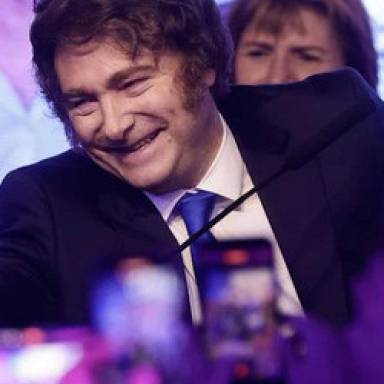 Milei retrasa los cambios en el Gabinete