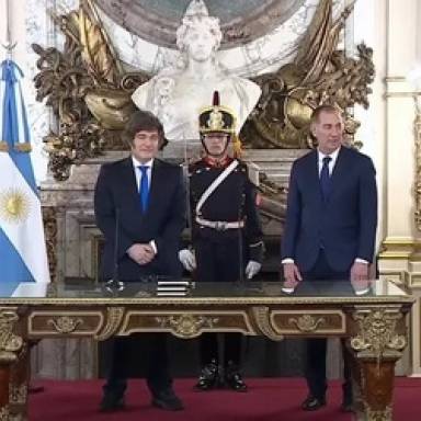 Con fuerte presencia del PRO, Milei le tomó juramento a Diego Santilli