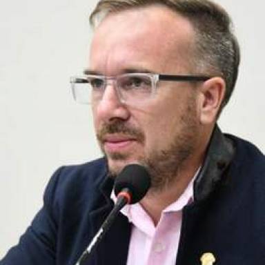 Farquarson: el Concejo no puede expulsar a López hasta que se conozca el fallo judicial