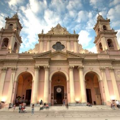 Un paseo por la memoria sagrada