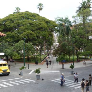 La Esquina del Salta, un rincón para mirar el corazón de la ciudad