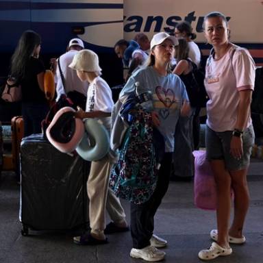 Los turistas abandonan Cuba en medio de la crisis de combustible