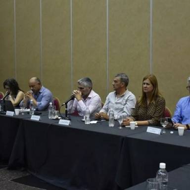 El Gobierno y gremios retomarán esta semana la reunión paritaria