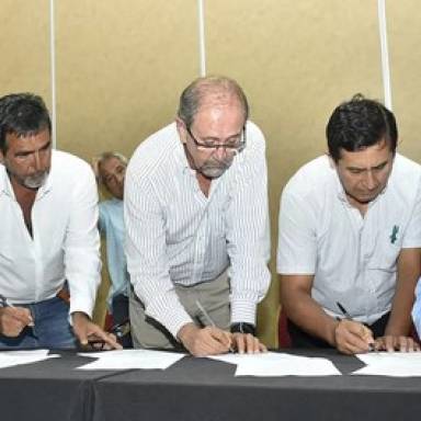 Estatales tendrán 10% de aumento hasta  junio y vuelve el incentivo docente