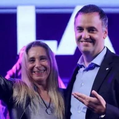 Milei y la primera plana del Gobierno respaldaron a Adorni