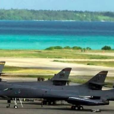 Irán subió la apuesta y lanzó misiles a una base estratégica de EE.UU.