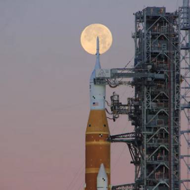 Histórico despegue de la nave Orión rumbo a la Luna