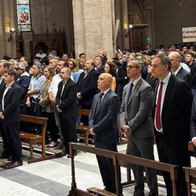 Adorni y Kicillof coincidieron en Luján