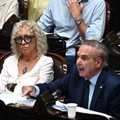 Bloques aliados toman distancia de la reforma política