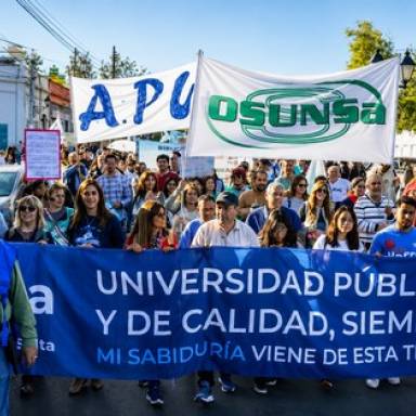 Docentes y estudiantes reclamaron financiamiento