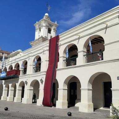 El Cabildo de Salta es único y conserva mejor su historia que el de Buenos Aires