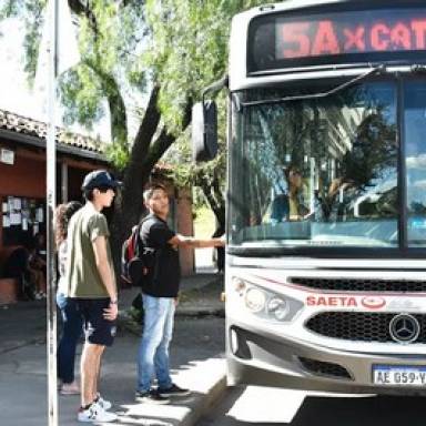 Los colectivos vuelven a circular de noche con normalidad