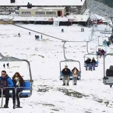 Viajaron más turistas,  pero cayó el gasto real