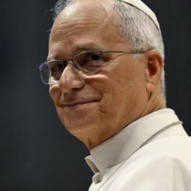 Reunión para organizar la  visita del papa León XIV
