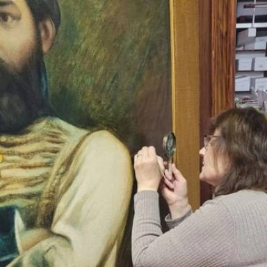 Volvió a su lugar un histórico retrato de Güemes