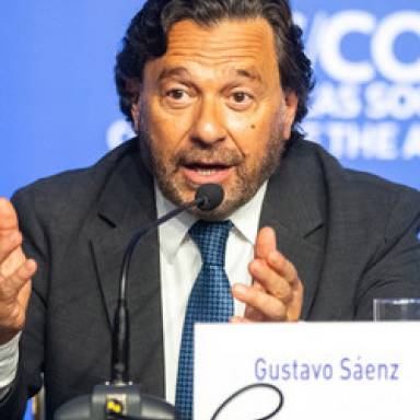 Sáenz pidió equilibrio entre la macro y la economía real