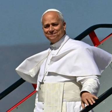 El papa León XIV fue operado con  éxito de un cáncer de pulmón