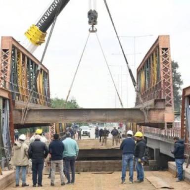 Avanza el puente de Vaqueros